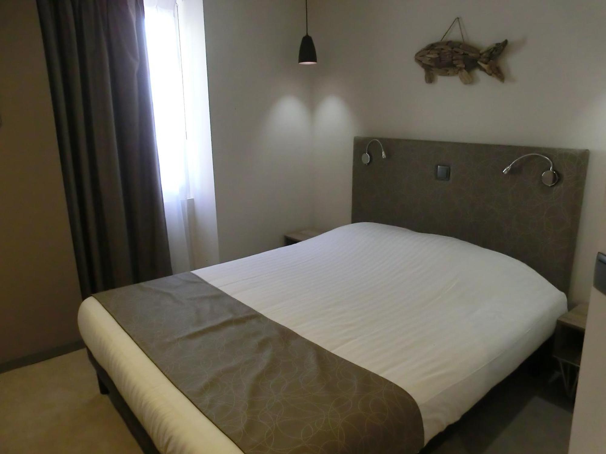 Hotel Sur Le Quai Port Vendres Bilik gambar