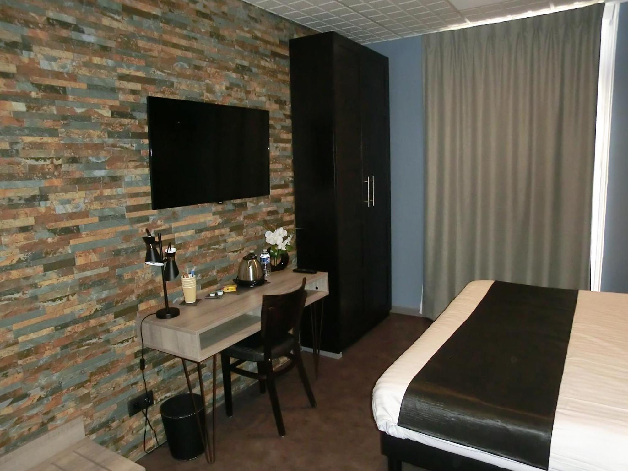 Hotel Sur Le Quai Port Vendres Luaran gambar
