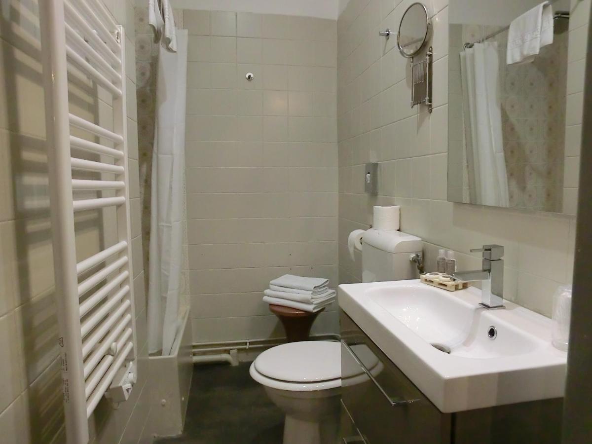 Hotel Sur Le Quai Port Vendres Luaran gambar